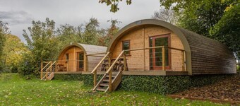 Lidgate Star Cabin 2 · Eco-friendly cabin next to 16th century pub