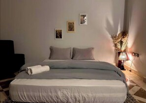 5 bedrooms, iron/ironing board, WiFi