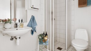 Apartment, 1 Bedroom, City View | Bathroom - Barfot Apartment - Bergen City Center (Bergen)