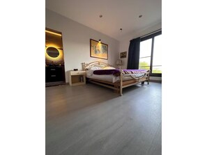 3 dormitoris, planxa i posts de planxar, wifi i roba de llit