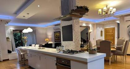 Beverly Luxury Cairo 3BD House with Terrace