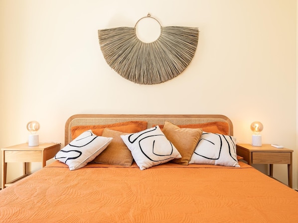 1 habitación, tabla de planchar con plancha, internet y ropa de cama