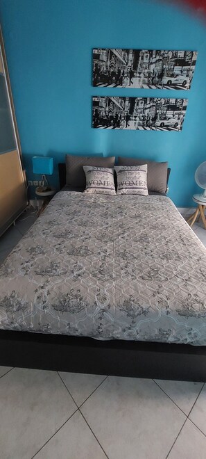 2 bedrooms, iron/ironing board, Internet, bed sheets