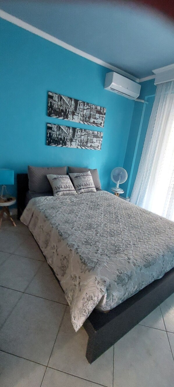 2 bedrooms, iron/ironing board, Internet, bed sheets