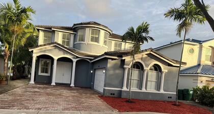 Lake view big & bright home