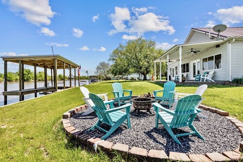 New Listing Special! Down Da Bayou Lodge near Tabasco and Rip Van Winkle Gardens