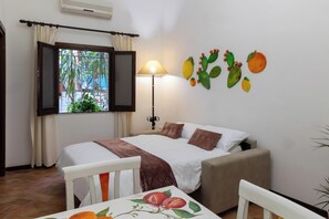 1 bedroom, travel cot, free WiFi, bed sheets