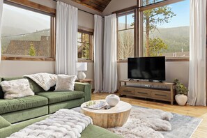 Smart TV, chimenea y tenis de mesa 