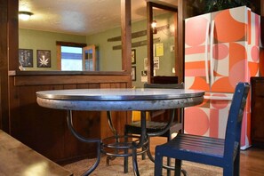 Dining - Stylish Farmhouse on 2 Acres - Cabin Feel (Humboldt County)