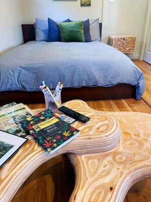 WiFi, bed sheets - Peaceful Farm Studio - Outdoor Soaking Tub (Humboldt County)