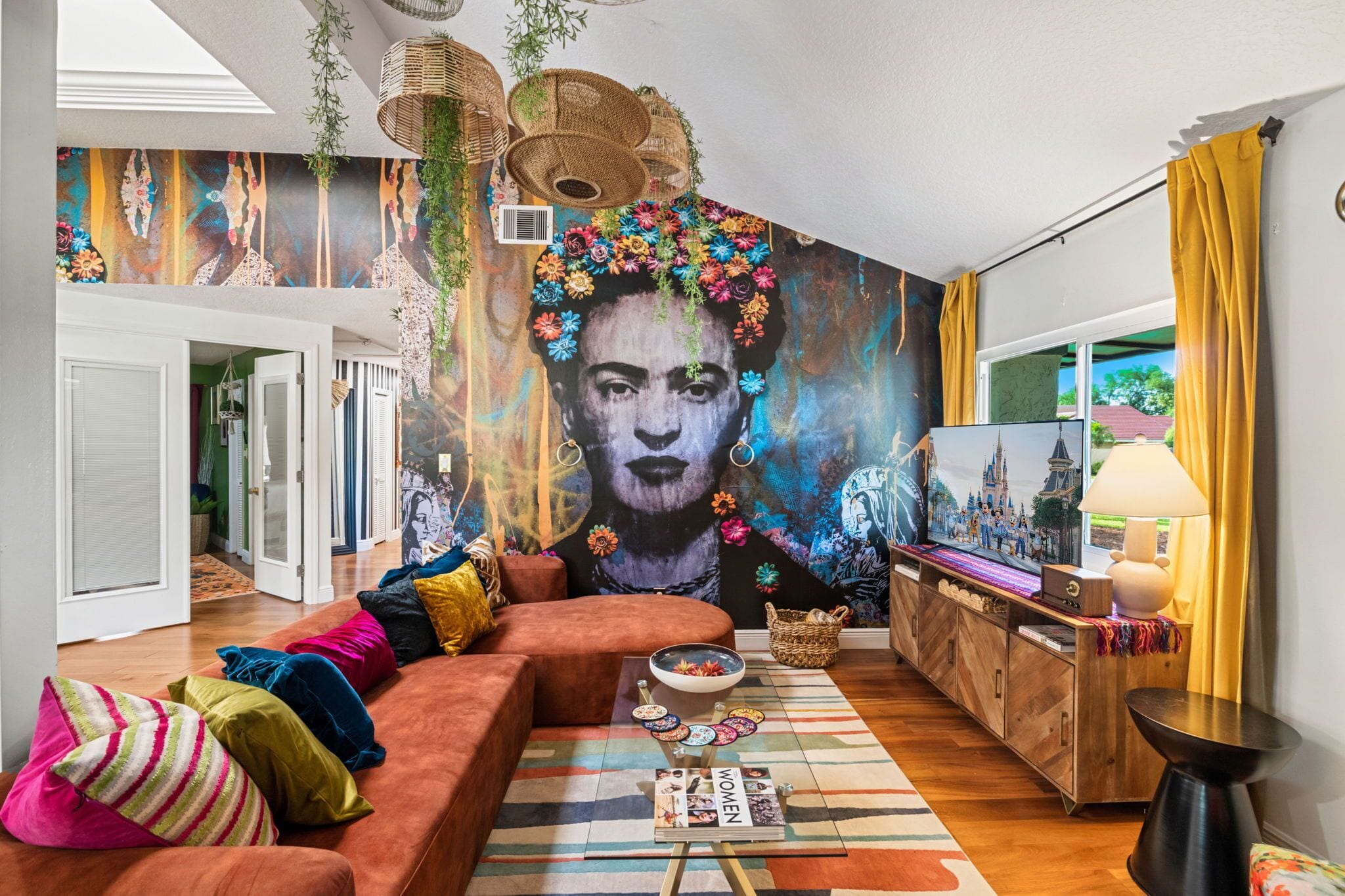 Smart TV, lareira, monitores de computador