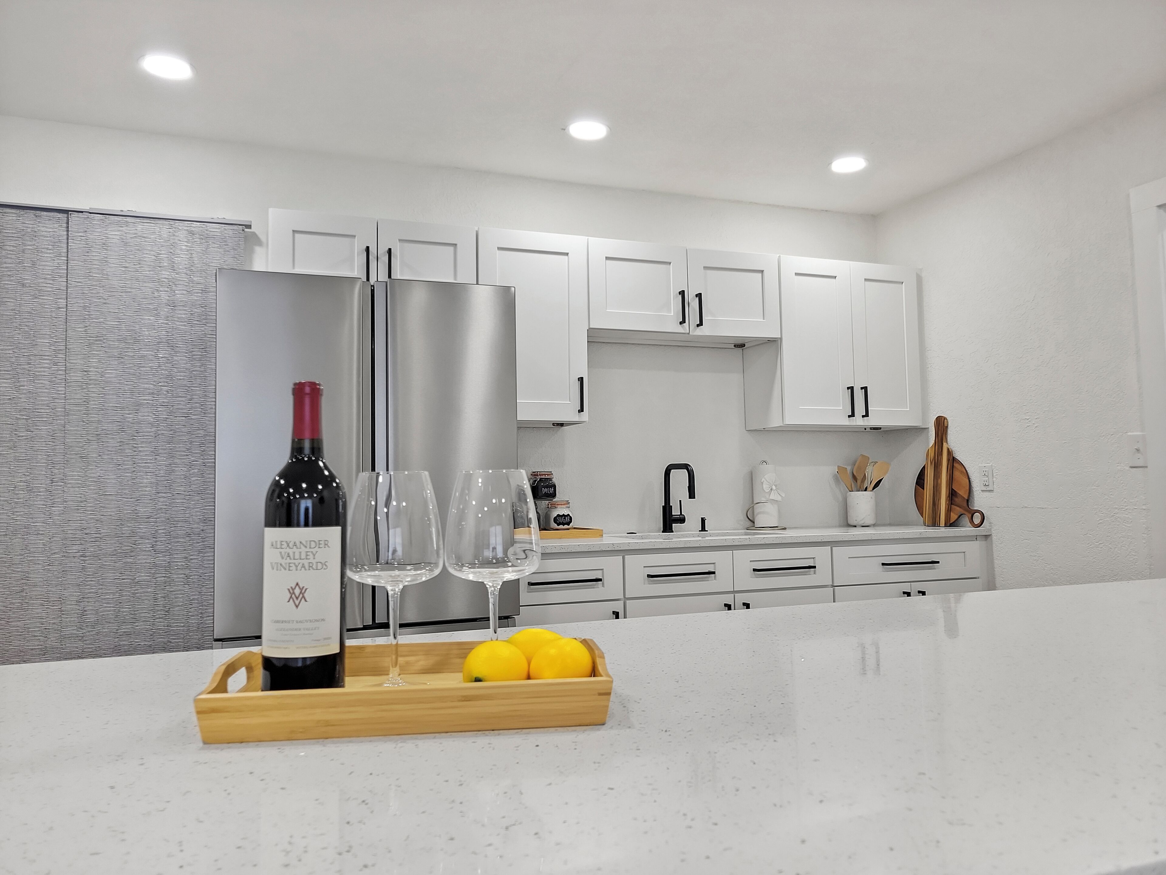 Køleskab, mikrobølgeovn, ovn, kogeplade