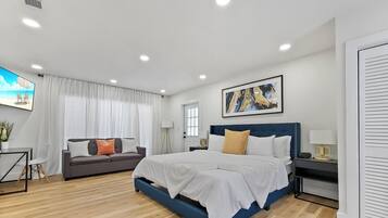 5 bedrooms, desk, iron/ironing board, free WiFi