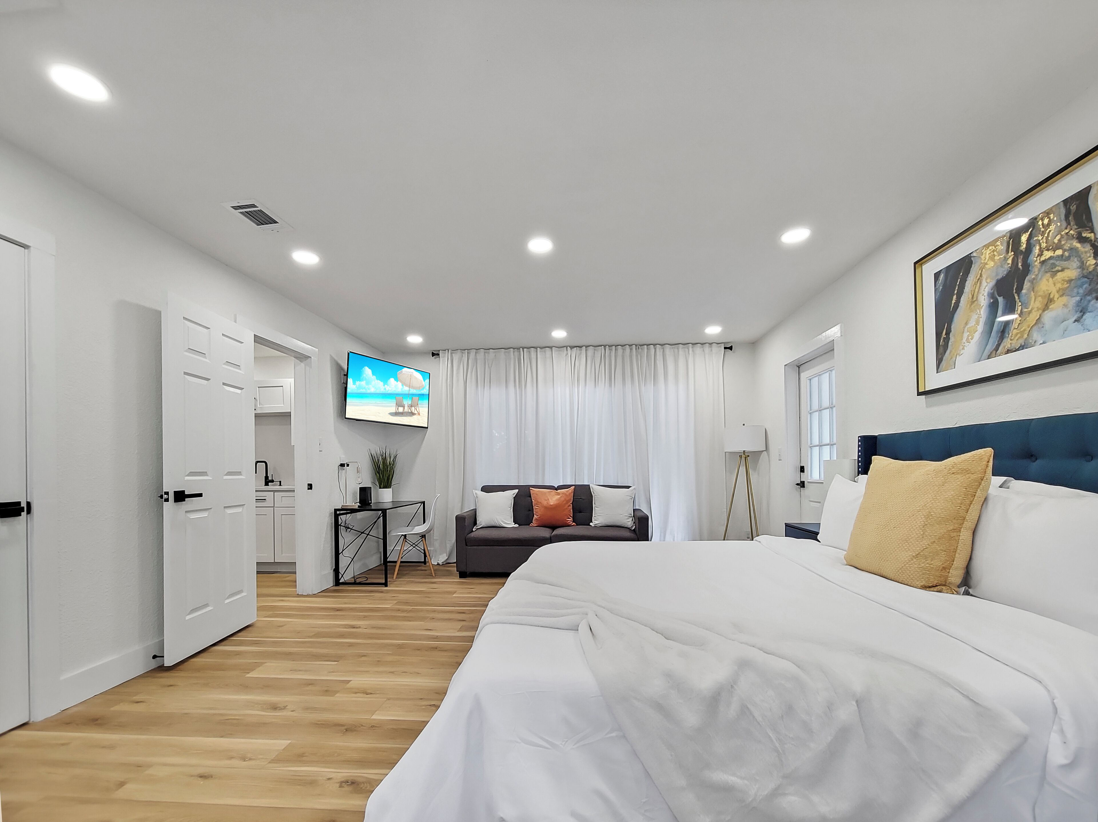 5 habitaciones, escritorio, tabla de planchar con plancha y wifi gratis 