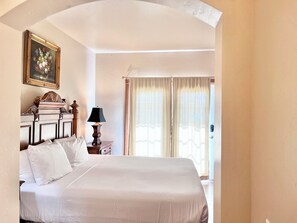 2 habitaciones, escritorio, wifi gratis y ropa de cama