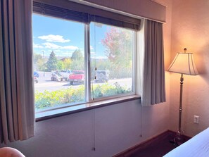 1 chambre, bureau, Wi-Fi gratuit, draps fournis