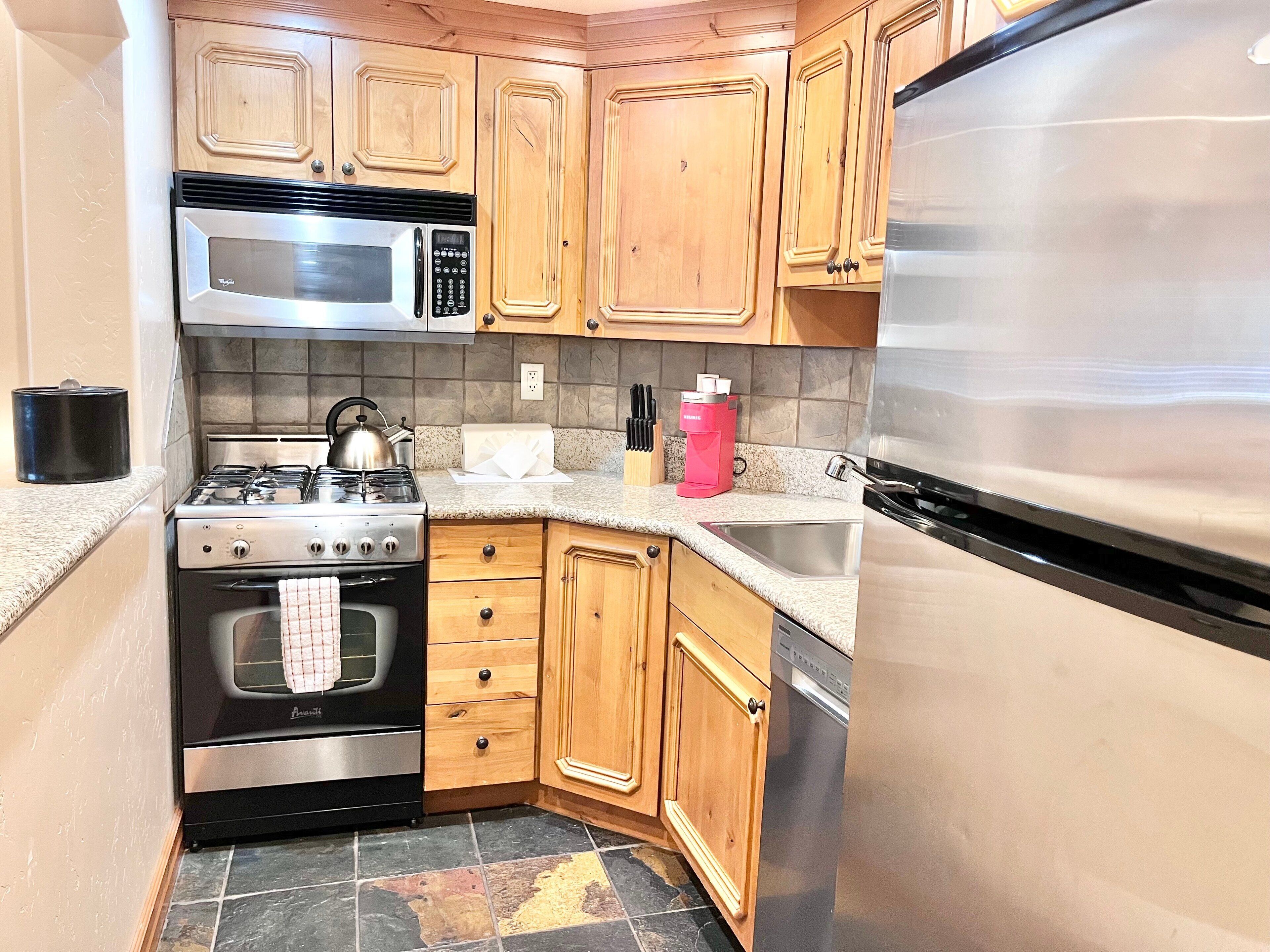 Fridge, microwave, oven, stovetop