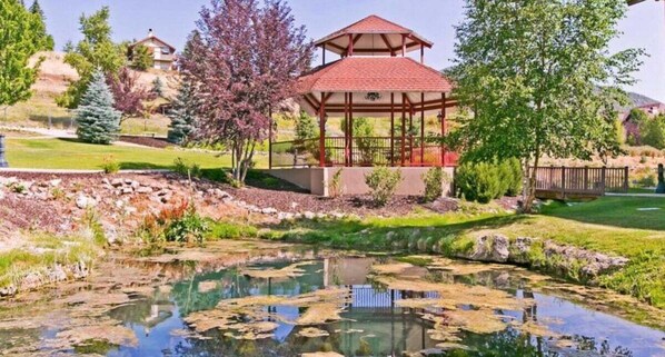 Property grounds - 2073 • 4-Star Zermatt King Villa w/Full Kitchen (Midway)