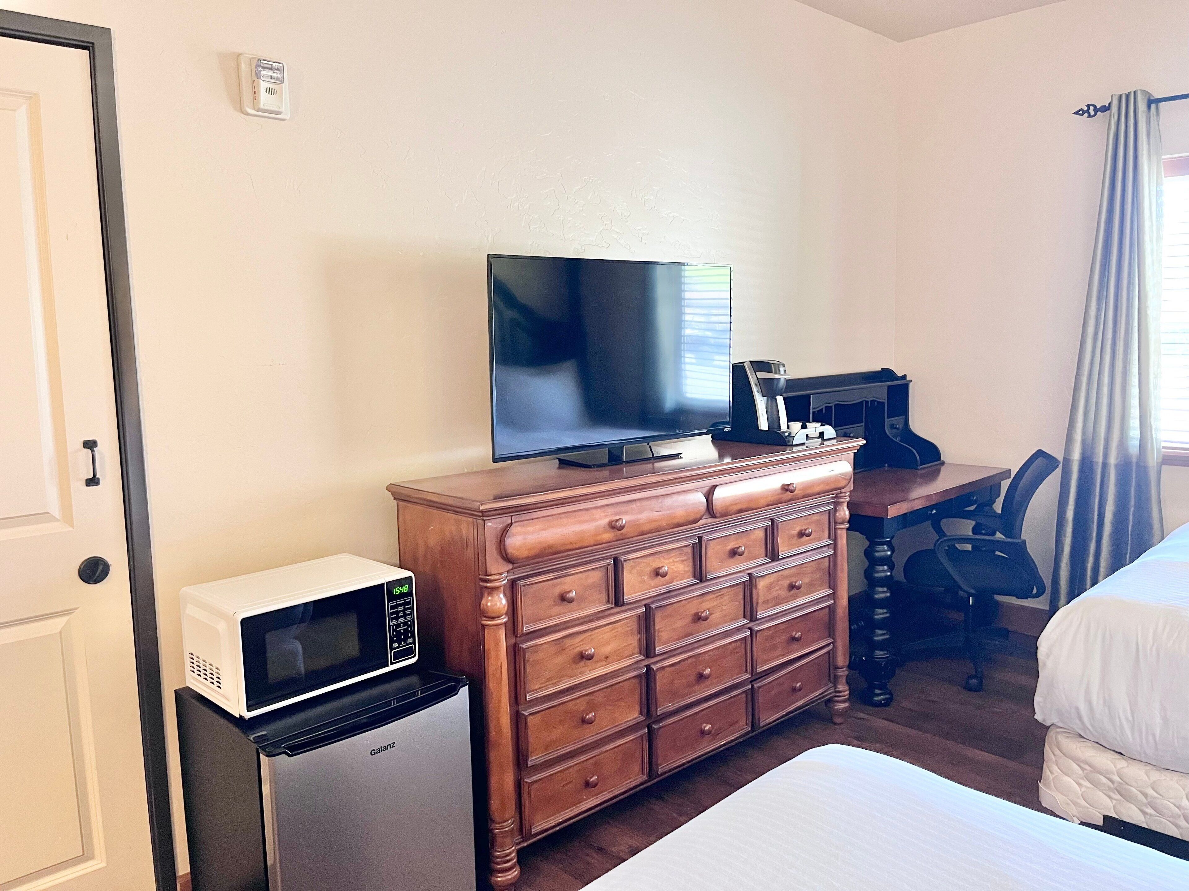 1 bedroom, desk, free WiFi, bed sheets