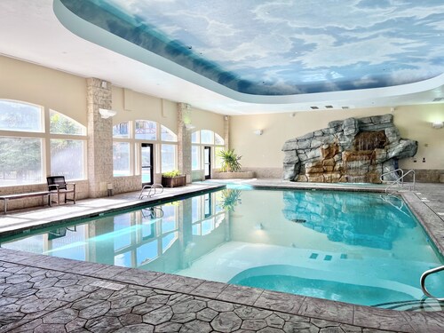 1055 • Comfortable Double Queen Suite Near Park City & Ballerina Farms