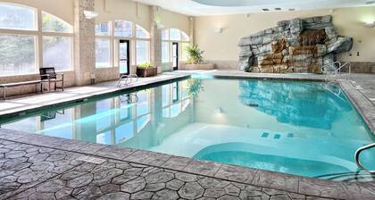 1055 • Comfortable Double Queen Suite Near Park City & Ballerina Farms