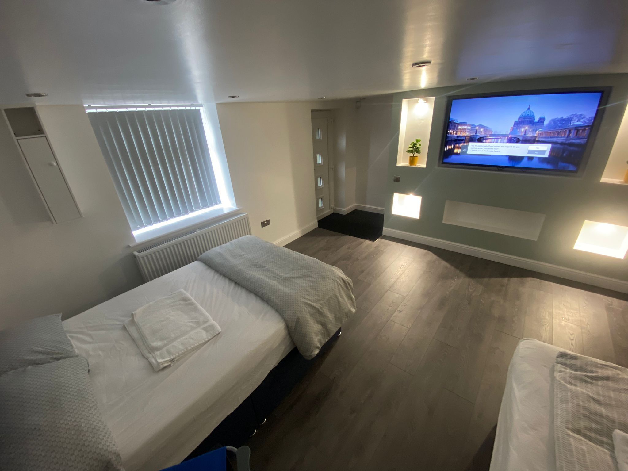 3 多间卧室、熨斗/熨衣板、WiFi、床单