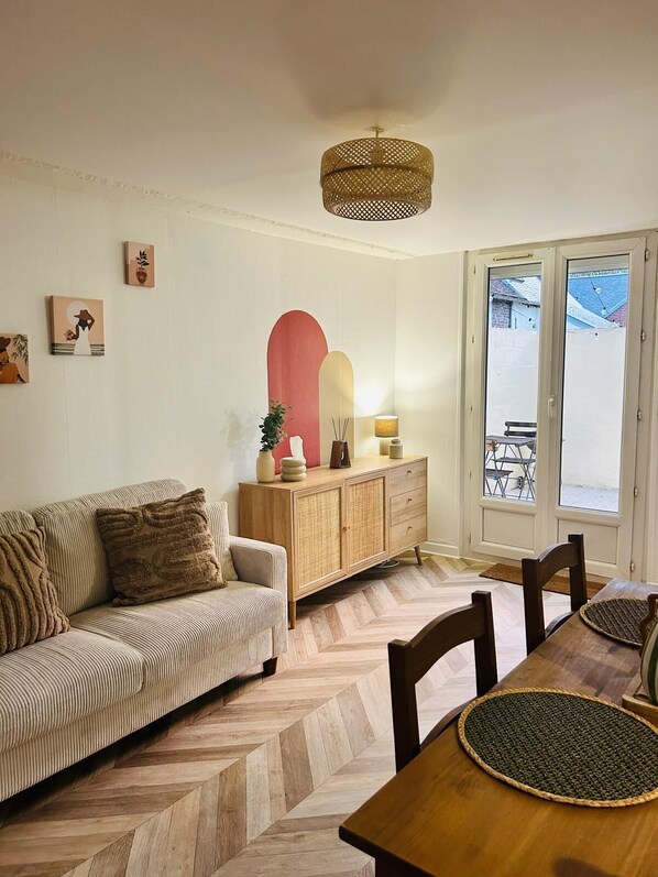 Una Smart TV, libros