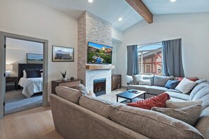Smart TV, chimenea