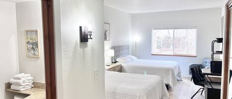 1 habitación, escritorio, wifi gratis y ropa de cama