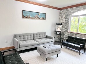 Smart TV y chimenea 