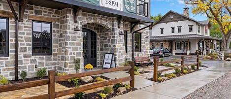 المنشأة من الخارج