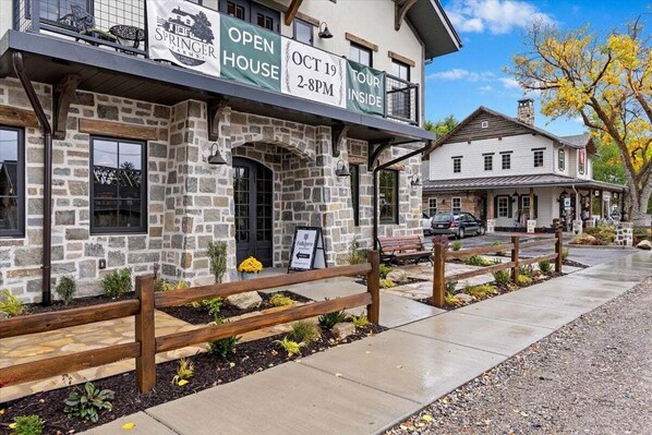 Exterior - The Bee Room | Cozy Retreat on Midway Main Street (Midway)