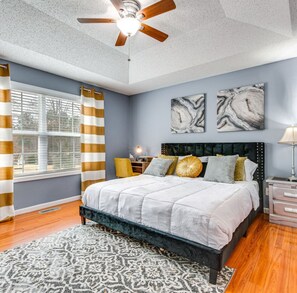 3 bedrooms, iron/ironing board, WiFi, bed sheets