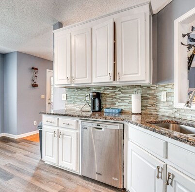 Cozy Monroe Villa Getaway-Poolside Fun & Pet-Friendly!