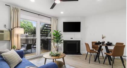 Modern & Elegant Retreat Cozy Capitol Hill Getaway