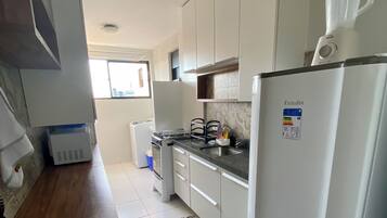 Apartment, 2 Bedrooms, Beach View, Beachside | Private kitchen