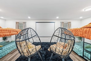 5 dormitorios, tabla de planchar con plancha, wifi y ropa de cama