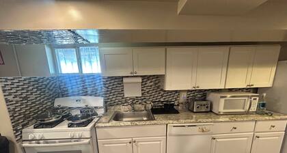 Lovely 2-bedroom house with AC in Baltimore