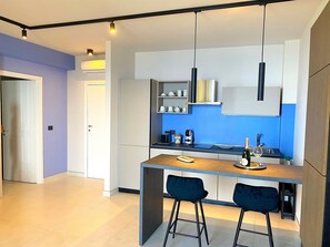 Kühlschrank, Herdplatte, Geschirrspüler