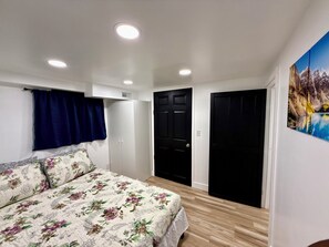 4 habitaciones, tabla de planchar con plancha, wifi y ropa de cama