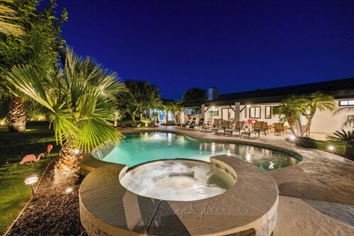 Large Private Backyard Oasis. Family Friendly - Arcade Room-5min to Down Town PS