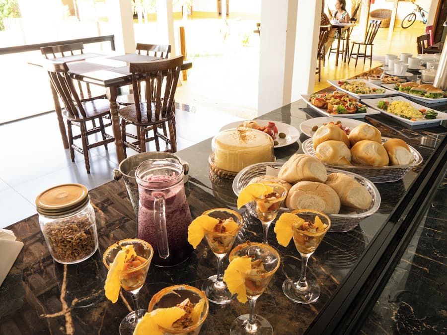 Tägliches inbegriffenes kontinentales Frühstück