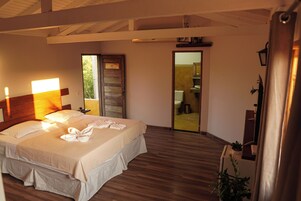 Quarto casal superior, vista para a montanha | Wi-Fi de cortesia