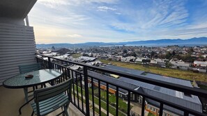 Apartment | Outdoor dining - Oceana Suites Alto Panorámico (Villarrica)
