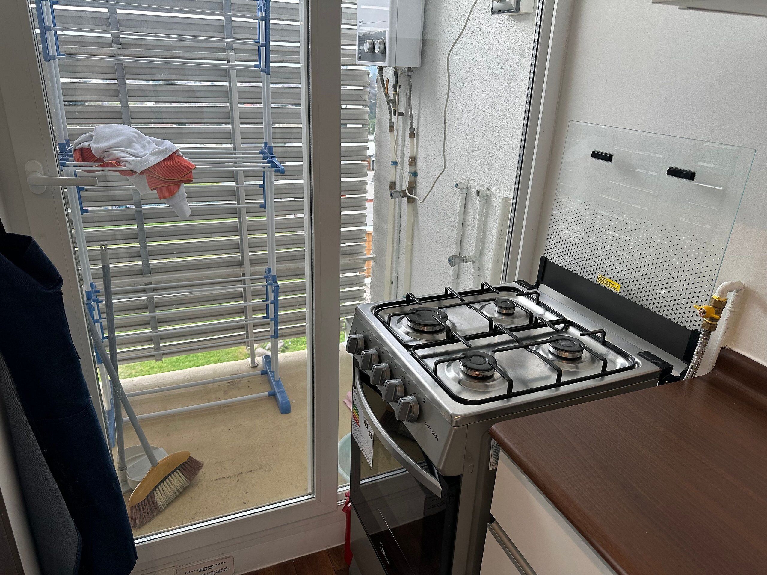 Apartment | Private kitchen | Microwave, oven, electric kettle, cookware/dishes/utensils