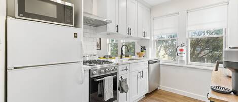 Fridge, microwave, oven, dishwasher