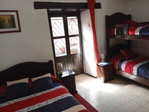 書桌、筆電工作空間、遮光布/窗簾、隔音