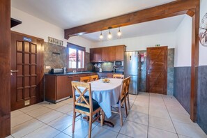 تناول الطعام