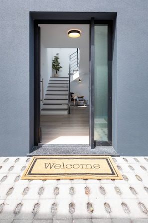 تفاصيل الفندق من الخارج