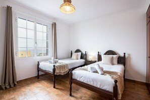 2 bedrooms, Internet, bed sheets